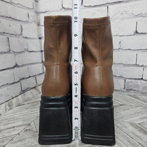 Chunky Platform Brown Faux Leather Boots Lug Sole Womens 9 Bratz Style 4" heel - Picture 3 of 16